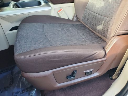 Used 2018 RAM 3500 SLT w/ Luxury Group image 12