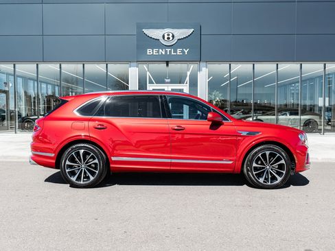 Certified 2024 Bentley Bentayga Extended Wheelbase AWD/4WD image 14