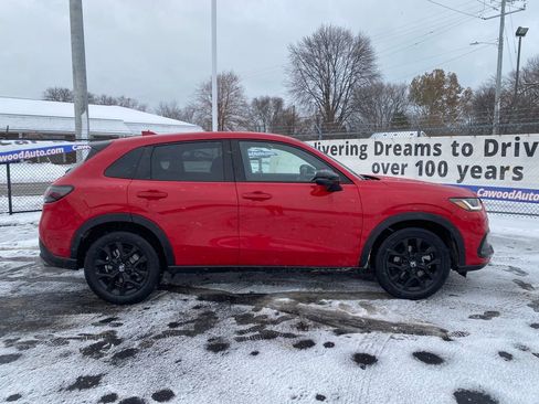 Certified 2023 Honda HR-V Sport image 2