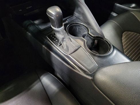 Used 2020 Toyota Camry SE image 26