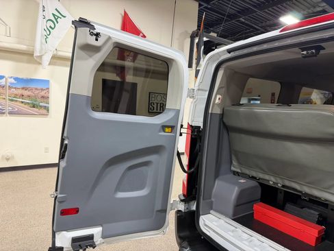 Used 2019 Ford Transit 150 XL RWD image 29