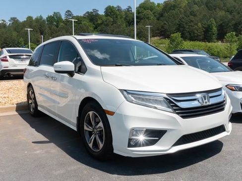 Used 2018 Honda Odyssey Touring image 3