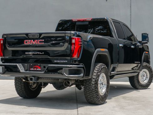 Used 2025 GMC Sierra 2500 Denali w/ Denali Reserve Package AWD/4WD image 7