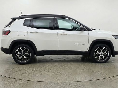 Used 2025 Jeep Compass Limited image 5