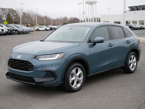Used 2023 Honda HR-V LX image 3