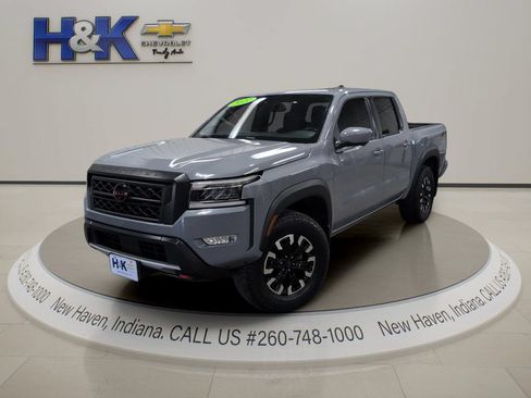 Used 2022 Nissan Frontier PRO-4X AWD/4WD image 3