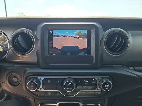 Used 2022 Jeep Gladiator Sport AWD/4WD image 27