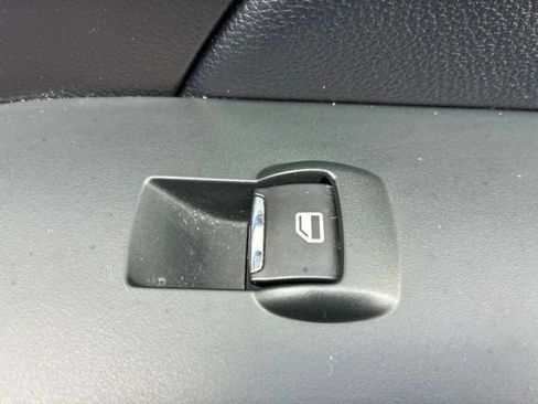Used 2017 Ford Explorer XLT AWD/4WD image 28