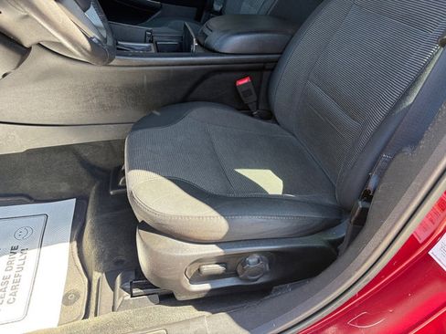 Used 2017 Ford Taurus SEL FWD image 12