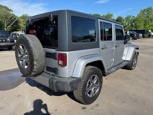 Used 2016 Jeep Wrangler Unlimited Sahara AWD/4WD image 5