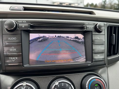 Used 2013 Toyota RAV4 LE image 34