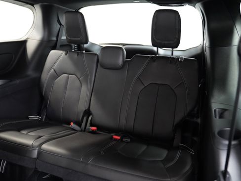New 2026 Chrysler Pacifica Select AWD/4WD image 6