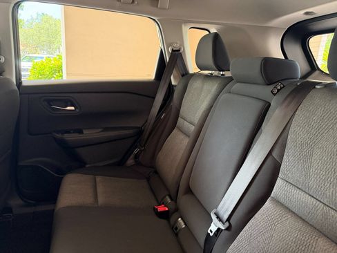 Used 2025 Nissan Rogue SV FWD image 35