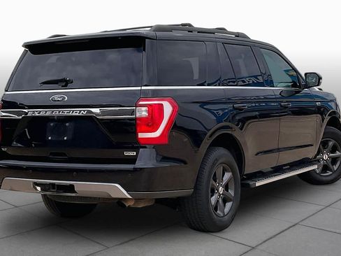 Used 2019 Ford Expedition XLT w/ Equipment Group 202A AWD/4WD image 12
