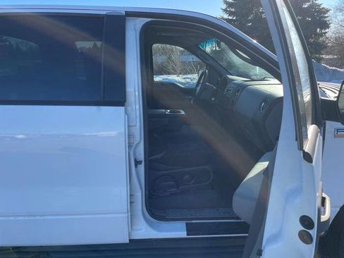 Used 2005 Ford F150 XLT image 29