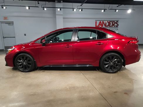 Used 2023 Toyota Corolla SE image 4