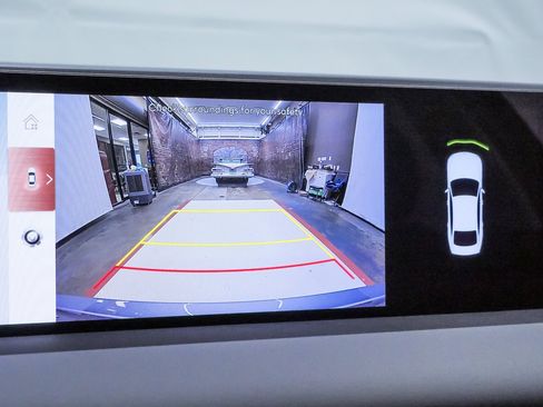 Certified 2025 Genesis G80 2.5T Advanced image 21