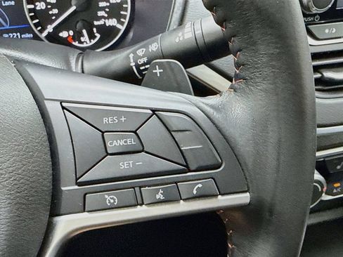 Used 2022 Nissan Altima 2.5 SR w/ Midnight Edition Package FWD image 12