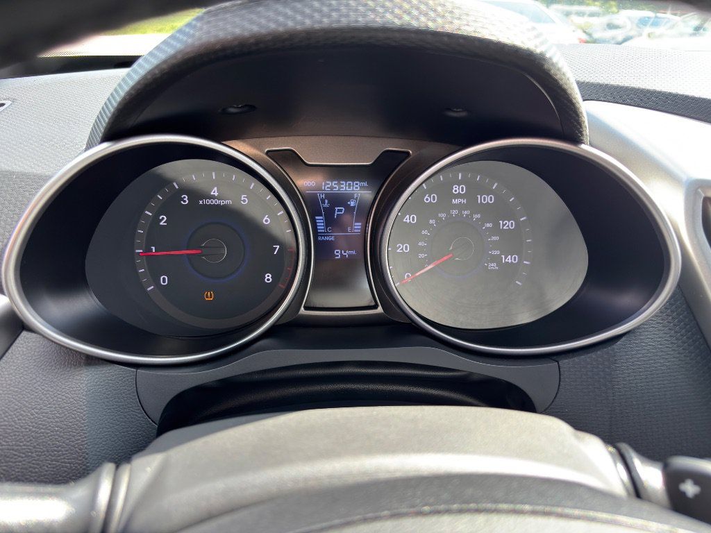 Used 2016 Hyundai Veloster w/ Option Group 02 FWD image 13
