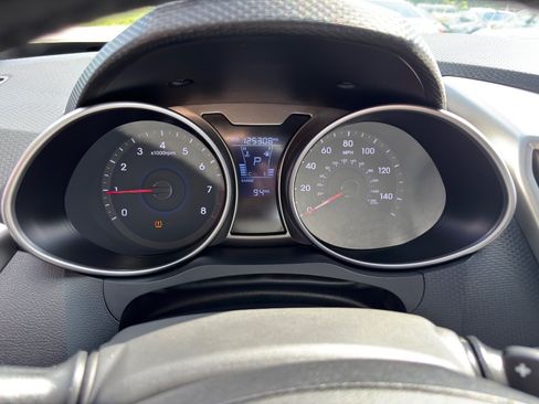 Used 2016 Hyundai Veloster w/ Option Group 02 FWD image 13