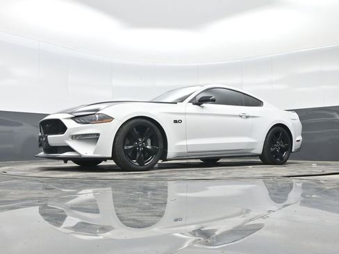 Used 2022 Ford Mustang GT w/ Black Accent Package RWD image 32