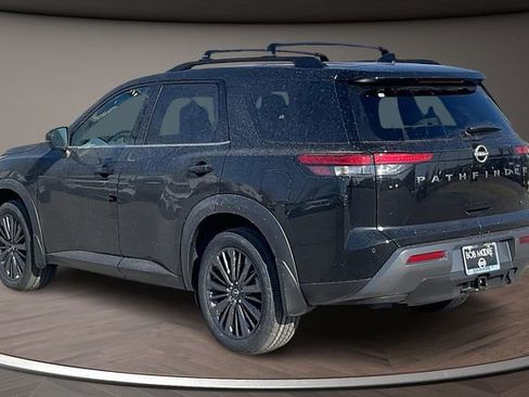 New 2026 Nissan Pathfinder SL image 3