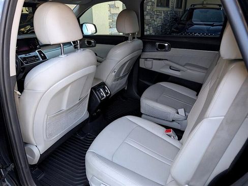 Used 2022 Kia Sorento SX image 26