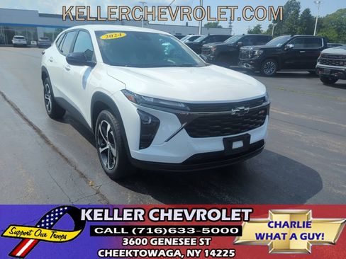 Certified 2024 Chevrolet Trax RS w/ Driver Confidence Package FWD image 1