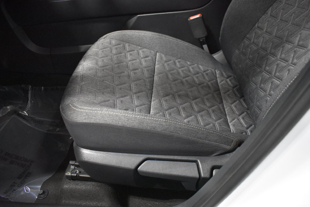 Certified 2026 Nissan Kicks SV AWD/4WD image 18