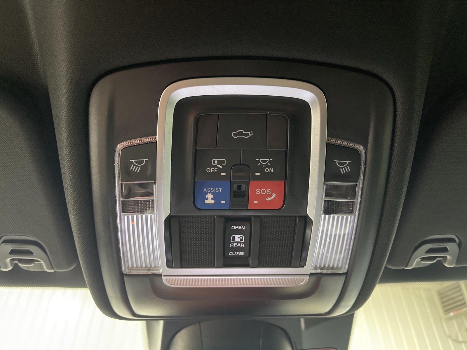 Used 2023 RAM 1500 Limited AWD/4WD image 21