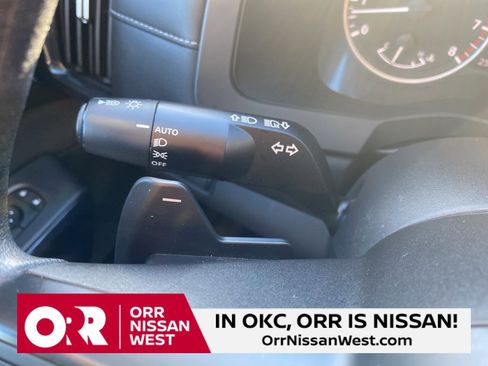 Used 2024 Nissan Pathfinder S image 29