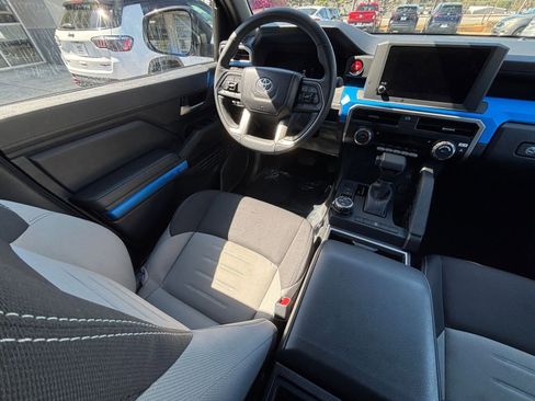 Used 2025 Toyota Tacoma TRD Off-Road image 39