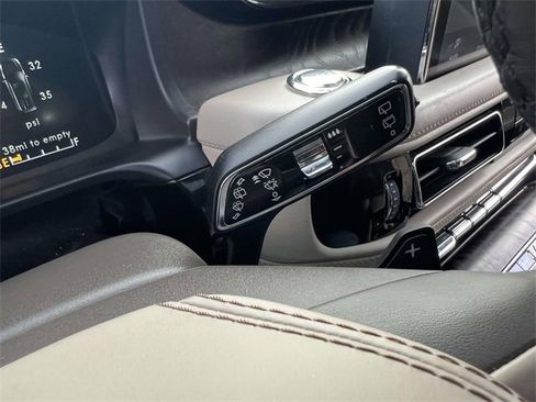 Used 2022 Lincoln Aviator Reserve w/ Elements Package Plus image 31