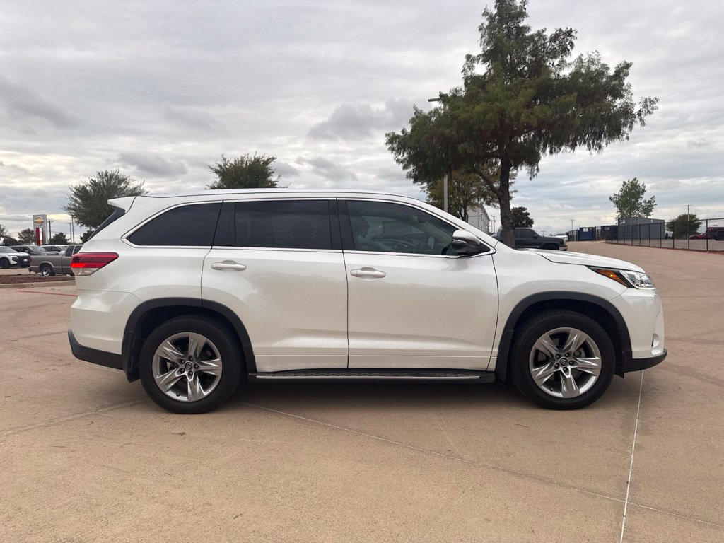 Used 2019 Toyota Highlander Limited FWD image 6