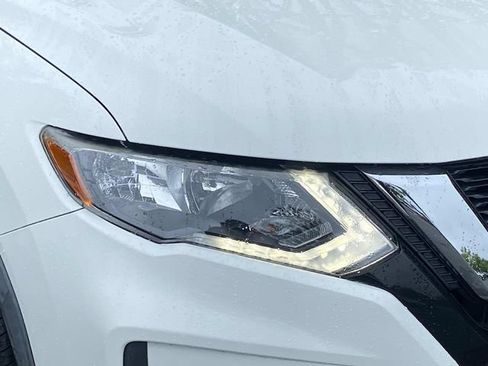 Used 2020 Nissan Rogue S FWD image 4