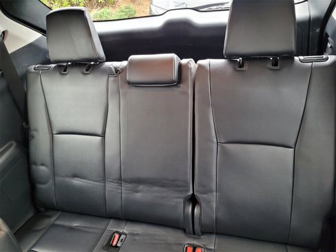 Certified 2025 Toyota Highlander XLE image 8