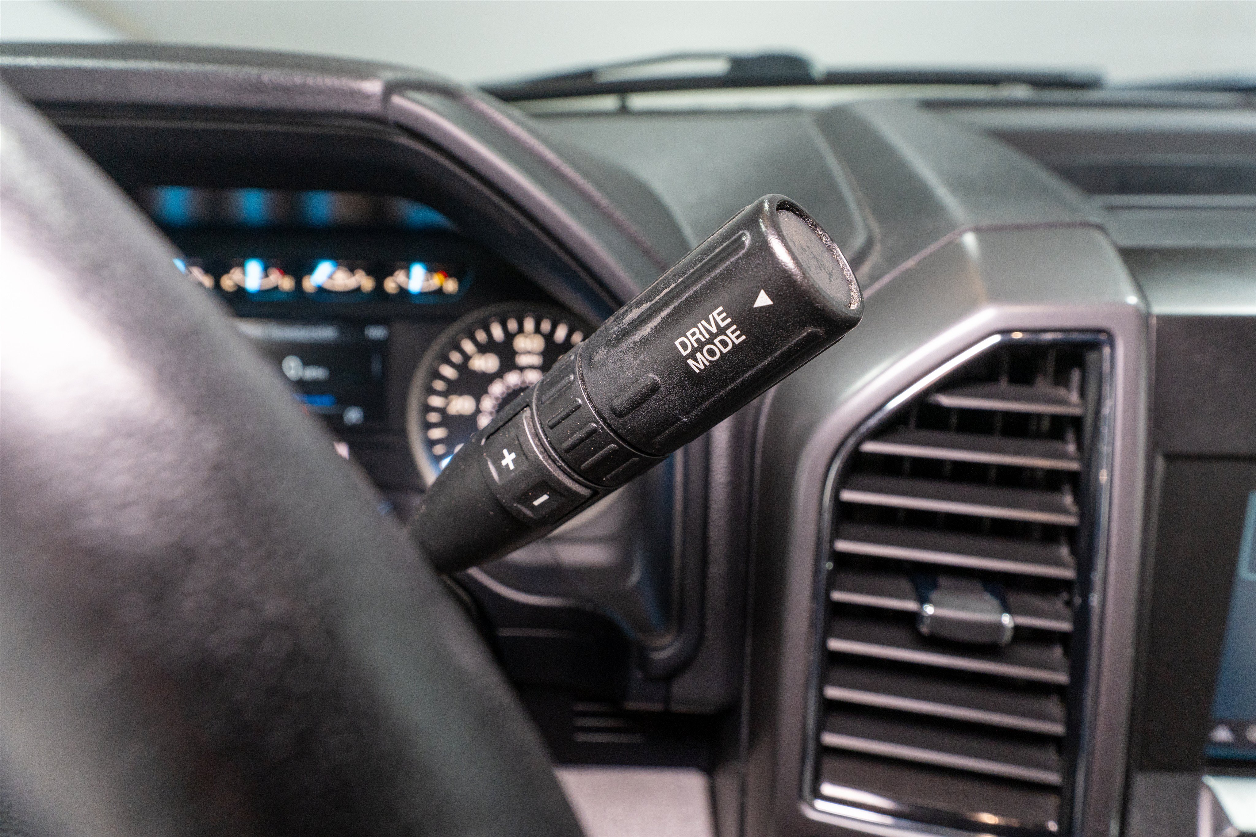 Used 2019 Ford F150 XLT w/ Equipment Group 302A Luxury AWD/4WD image 27