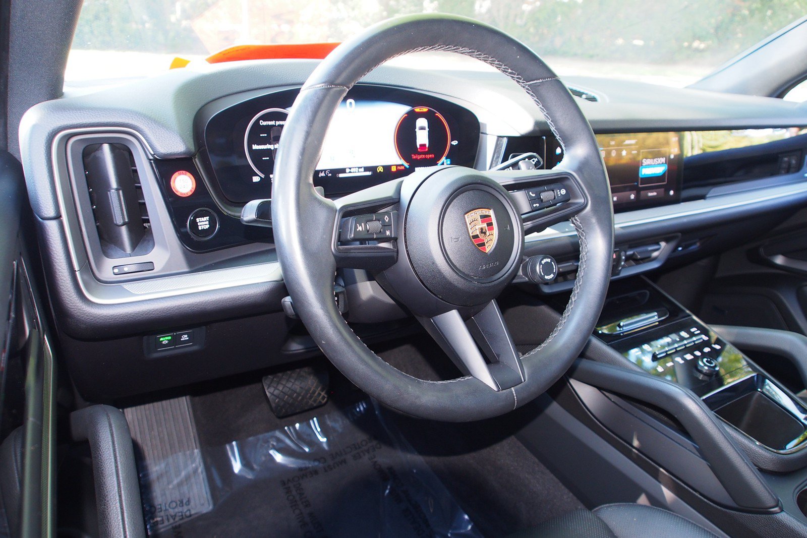 Used 2024 Porsche Cayenne AWD/4WD image 17