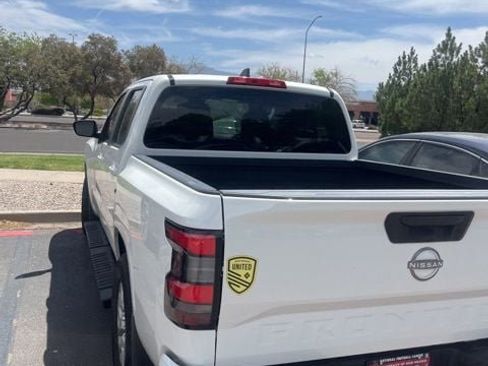 Used 2022 Nissan Frontier SV RWD image 11