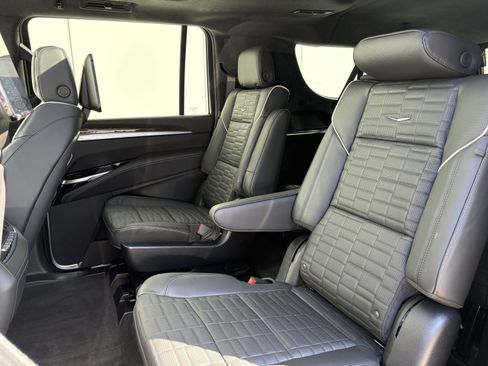 New 2026 Cadillac Escalade ESV Platinum Sport w/ LPO, ONYX Package image 7