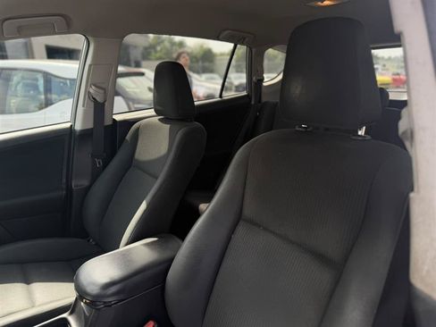 Used 2016 Toyota RAV4 LE AWD/4WD image 18