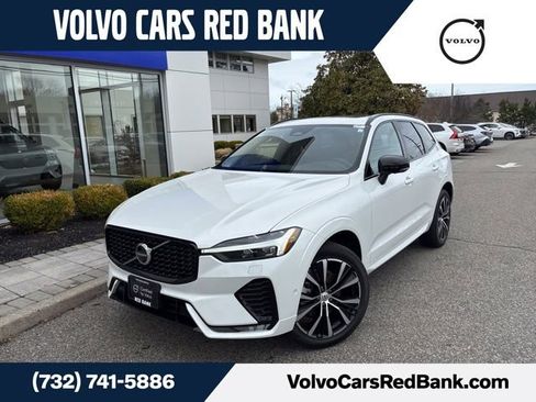 Used 2025 Volvo XC60 B5 Plus image 1