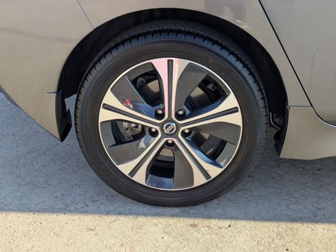 Used 2019 Nissan Leaf SL Plus image 11