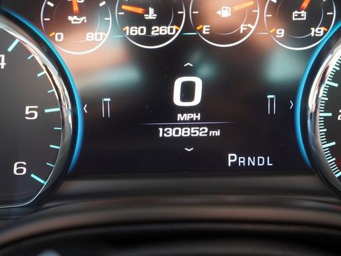 Used 2019 Chevrolet Suburban Premier AWD/4WD image 40