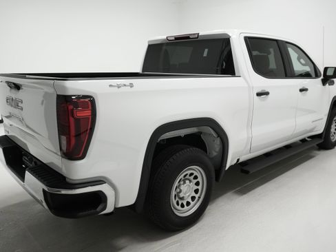 Used 2023 GMC Sierra 1500 Pro w/ Convenience Package AWD/4WD image 4