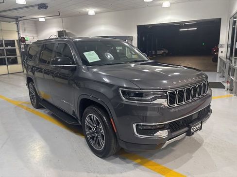 Used 2024 Jeep Wagoneer L Series II w/ Flexible Seating Group image 4