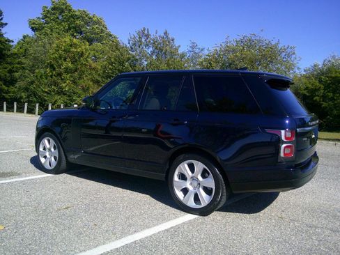Used 2020 Land Rover Range Rover HSE image 25