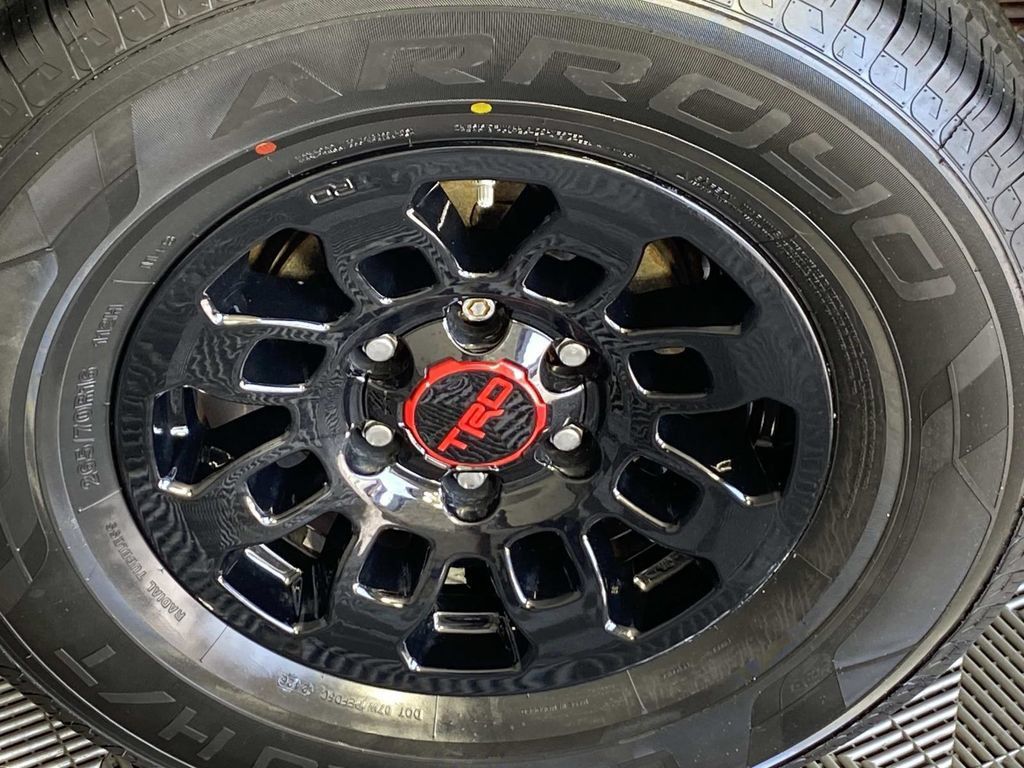 Used 2018 Toyota Tacoma TRD Pro AWD/4WD image 29