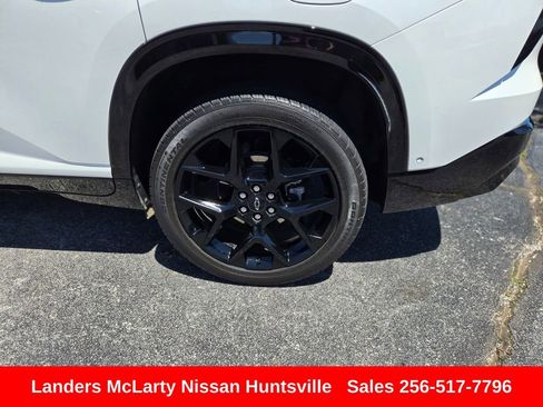 Used 2024 Chevrolet Traverse RS w/ LPO, Floor Liner Package FWD image 12