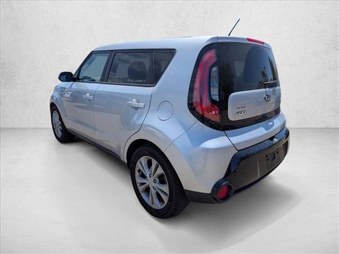 Used 2016 Kia Soul + FWD image 8